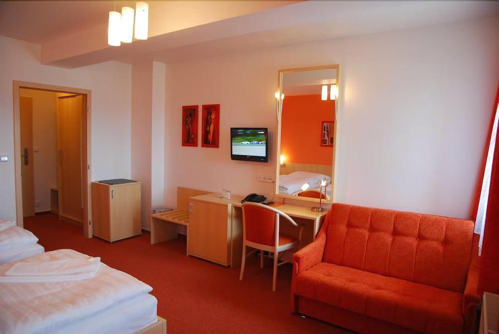 Hotel Senimo Olomouc Luaran gambar