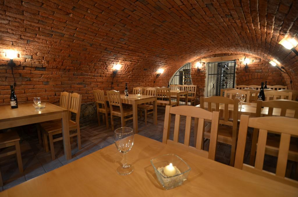 Hotel Senimo Olomouc Luaran gambar
