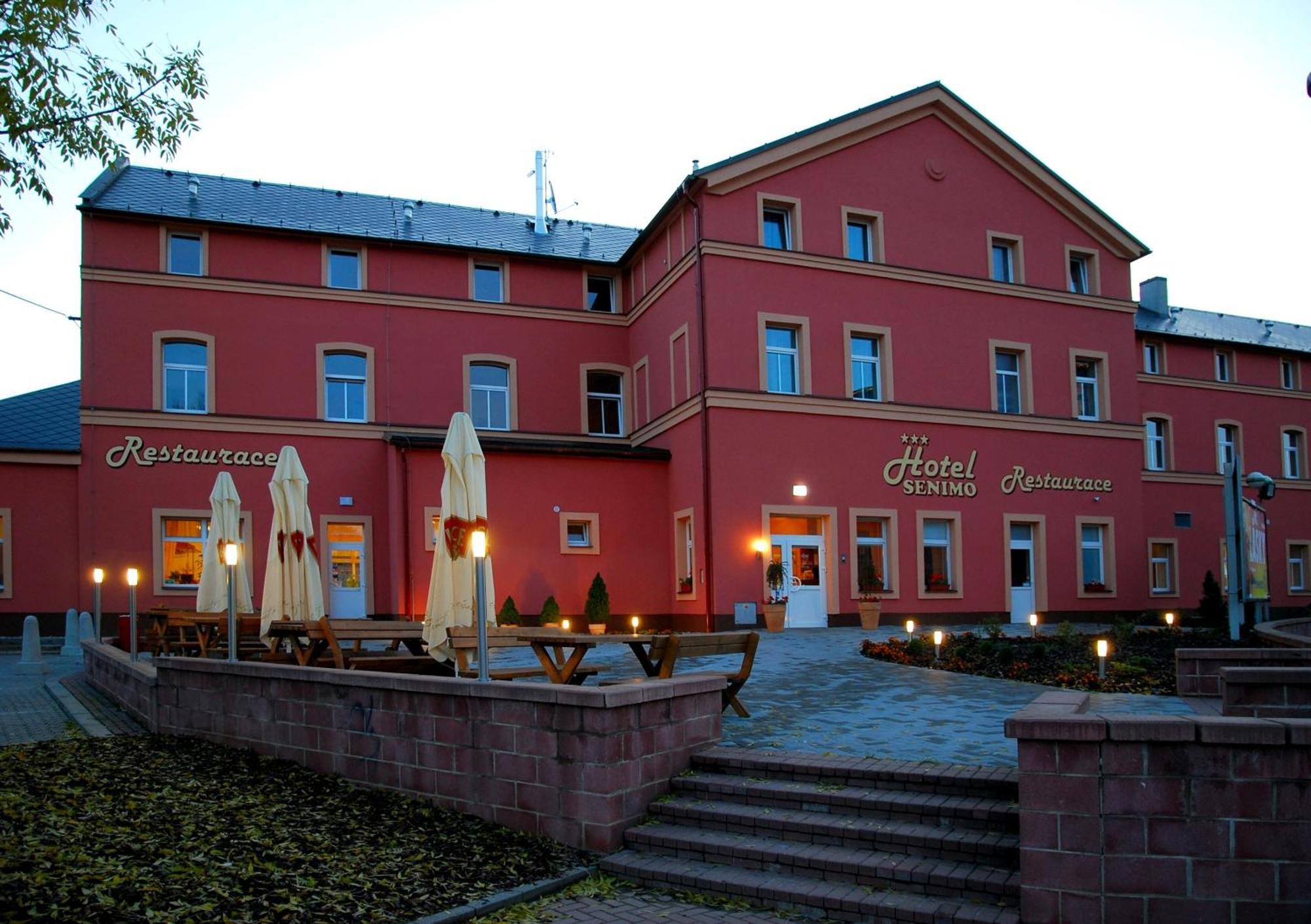 Hotel Senimo Olomouc Luaran gambar