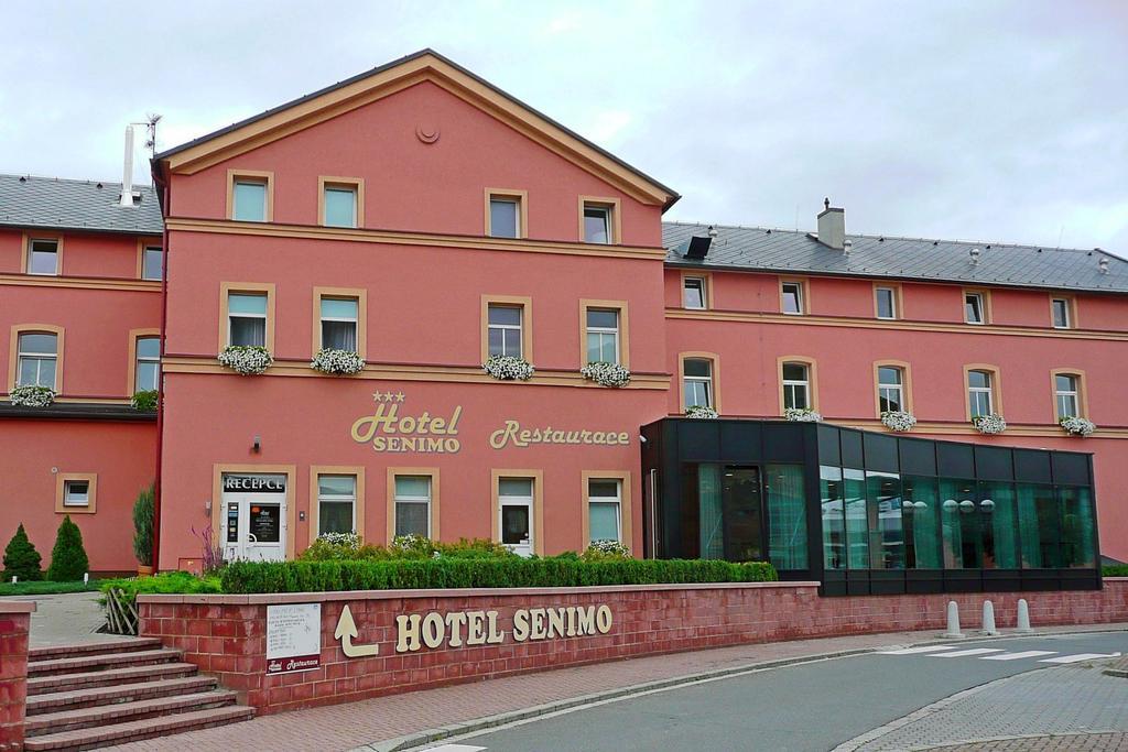 Hotel Senimo Olomouc Luaran gambar