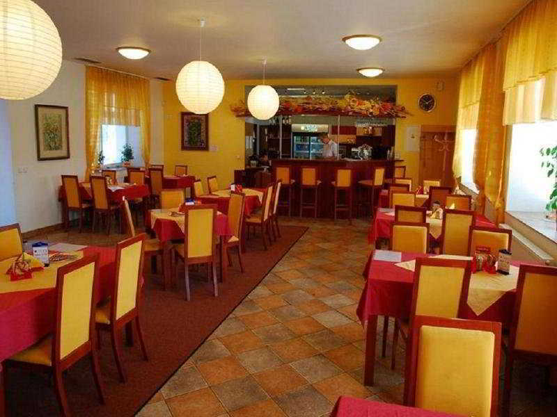 Hotel Senimo Olomouc Luaran gambar
