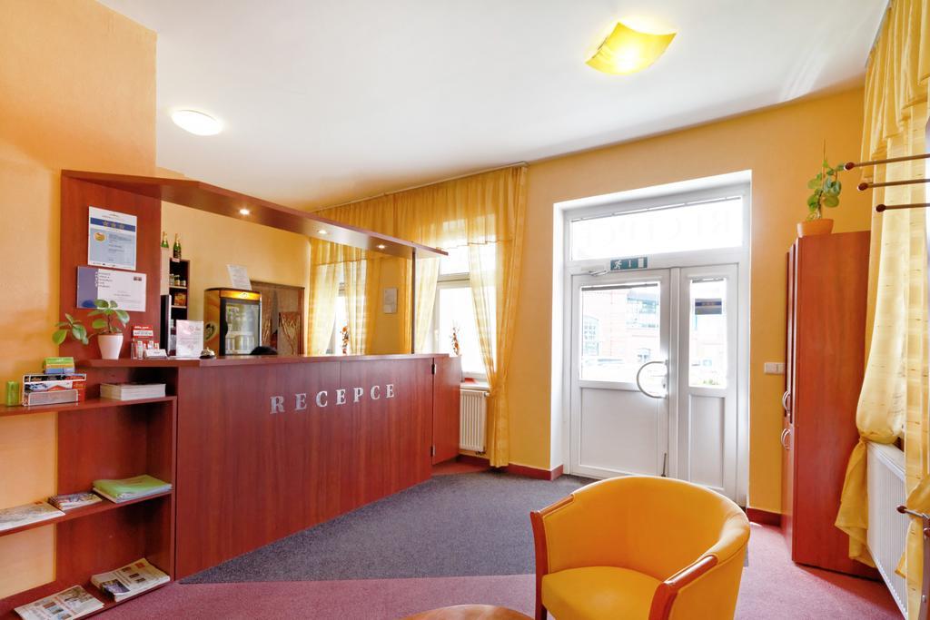Hotel Senimo Olomouc Luaran gambar